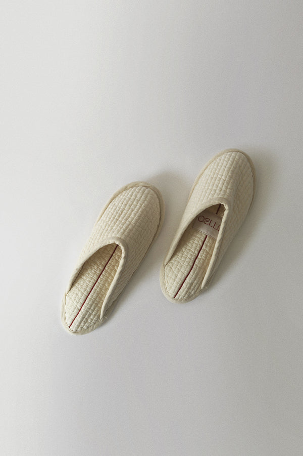 room slippers - natural calico